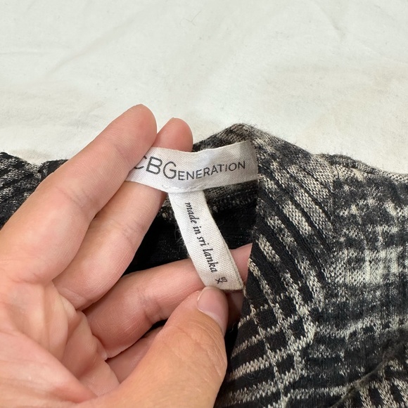 BCBGENERATION PLAID LONG SLEEVE DRESS - Picture 4 of 10